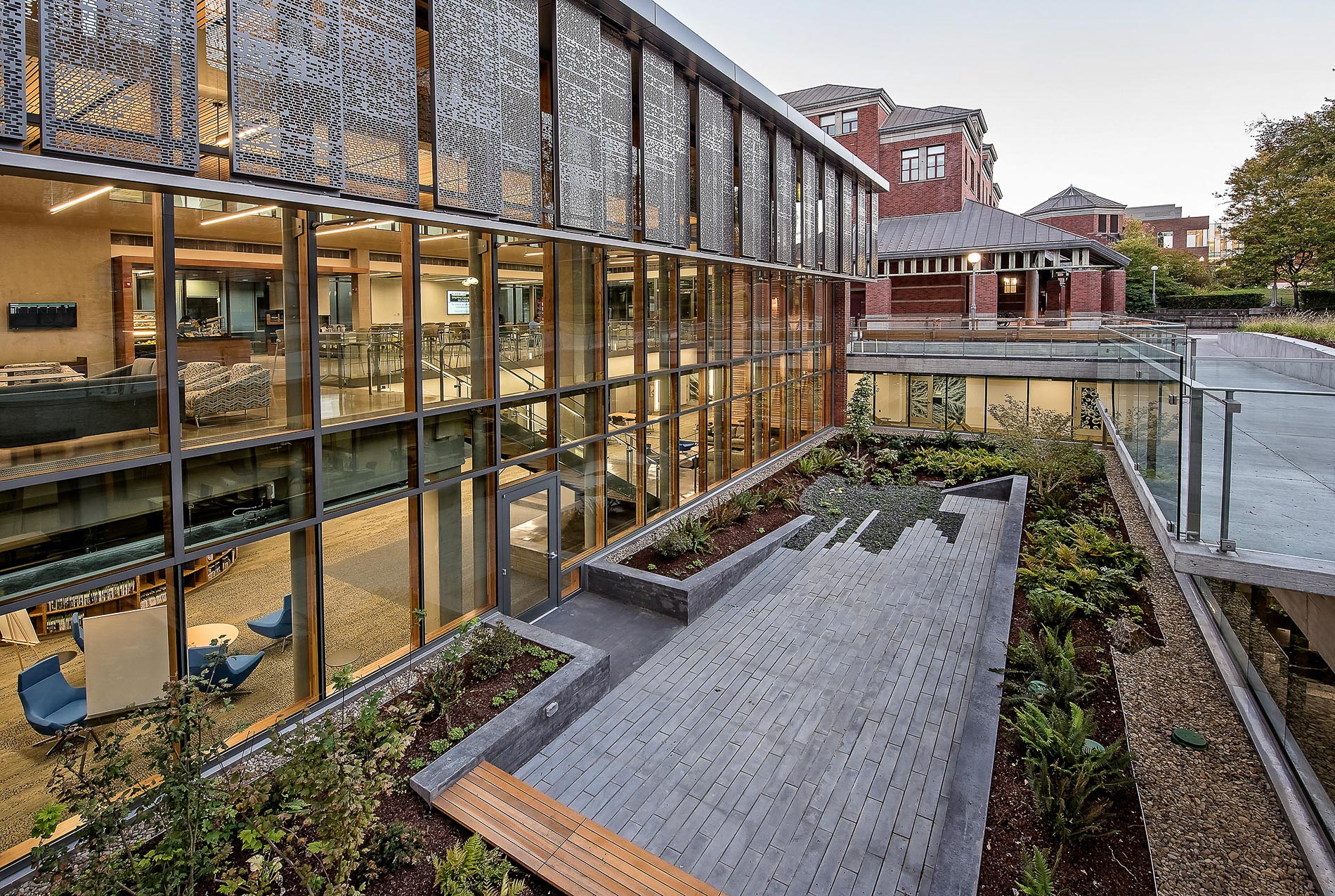 Allan Price Science Commons, University of Oregon / 2