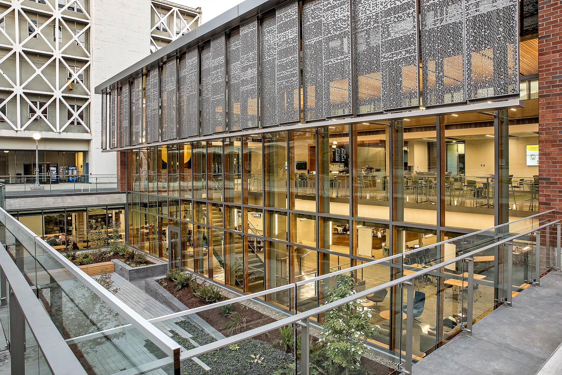 Allan Price Science Commons, University of Oregon / 2